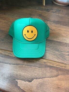 Super Cute! Smiley Face Trucker Hat!